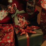 A pile of wrapped presents sitting next to each other