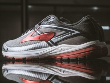 brooks christmas shoes